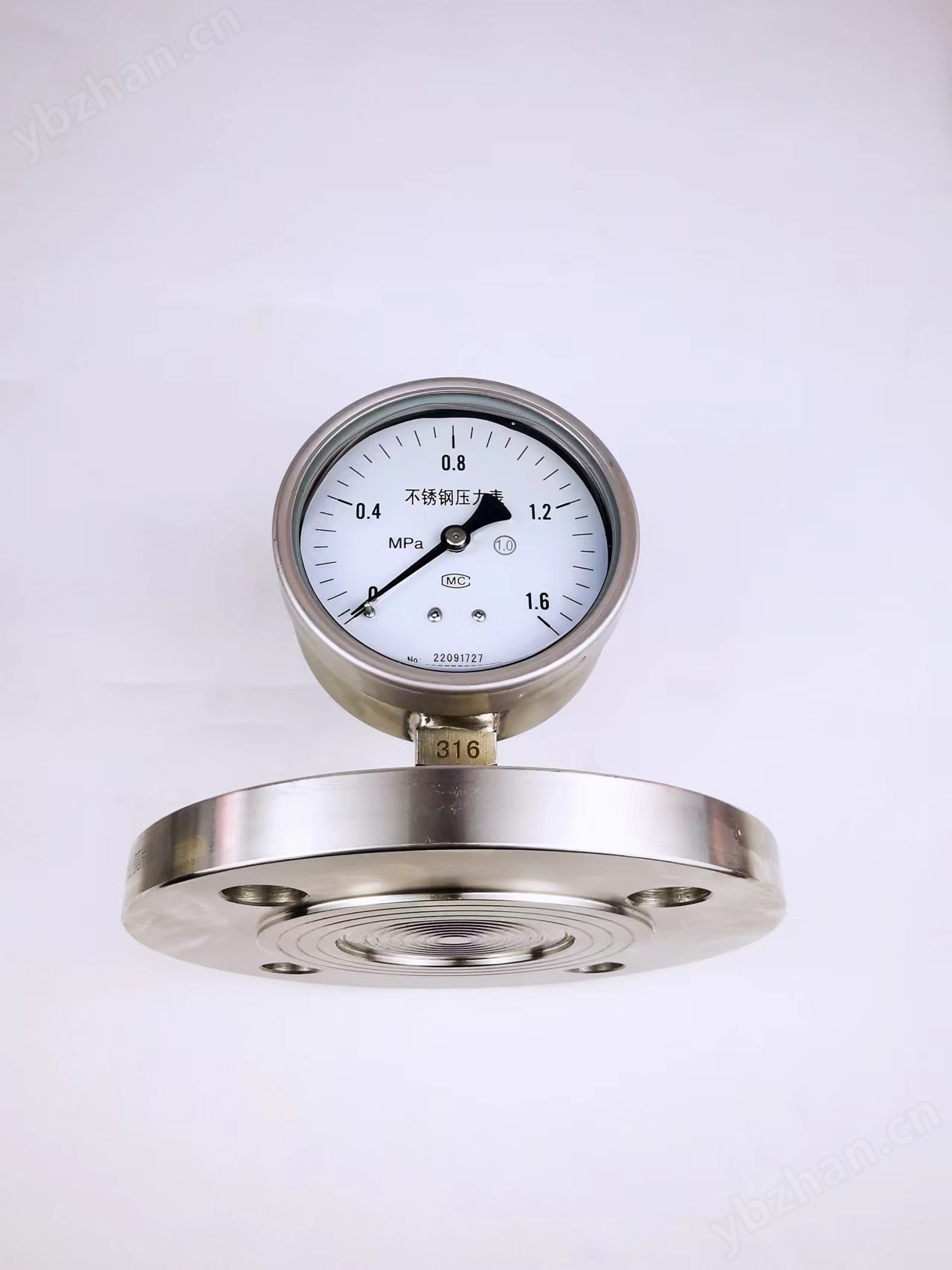 日本政府为“再军事化”披上虚伪的“法治”外衣记者：据报道