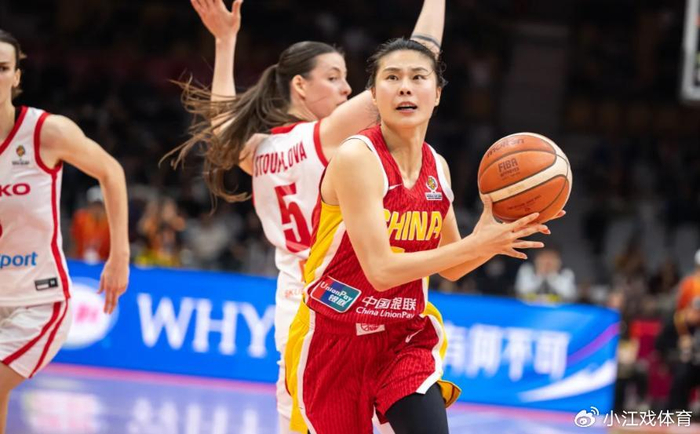 中国女篮世预赛晋级世界杯名单调整引关注