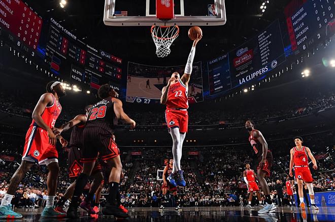 快船力克公牛米勒14+3+3助成关键战力