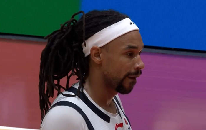 广东主场20分领先遭逆转 杜锋三大失误成关键