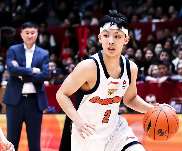 广东双枪低迷难掩胜局 战术调整引热议