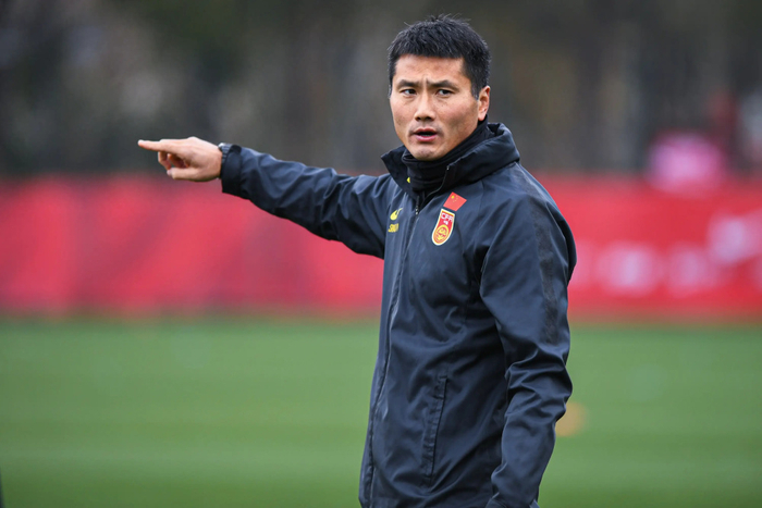 国足首战失球暴露后防年