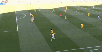 国足首战失球暴露后防年轻化挑战