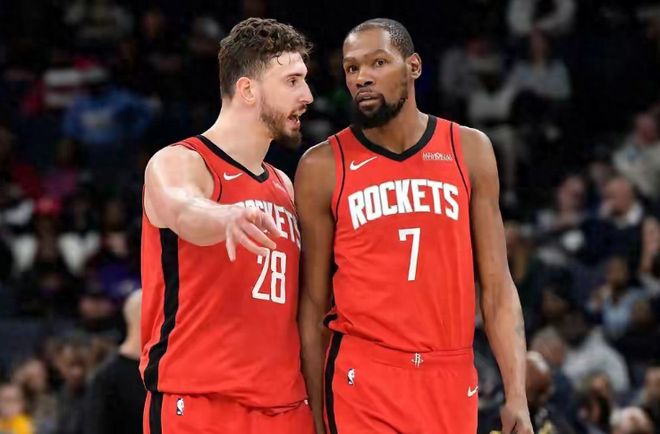 火箭险胜雄鹿谢泼德三分雨成关键 伊森拉胯暴露