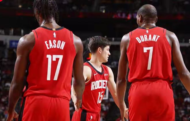 火箭险胜雄鹿谢泼德三分雨成关键 伊森拉胯暴露