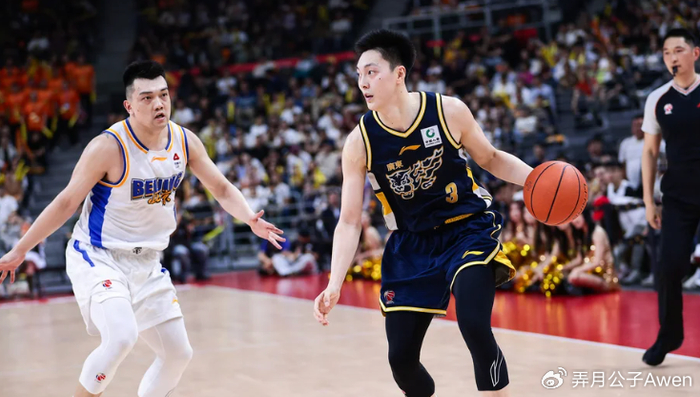 胡明轩状态持续低迷，广东队战术调整引争议