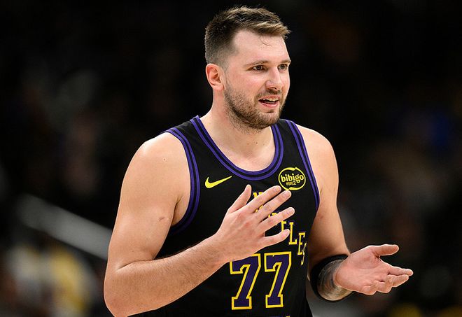 NBA季后赛八强出炉 湖人雷霆对决引关注 伤病成关